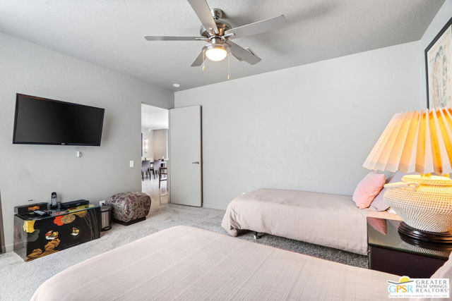 770 N Girasol Court, Palm Springs CA: https://media.crmls.org/mediaz/94542ba7-cbdc-4867-be86-2594ff25a1e2.jpg