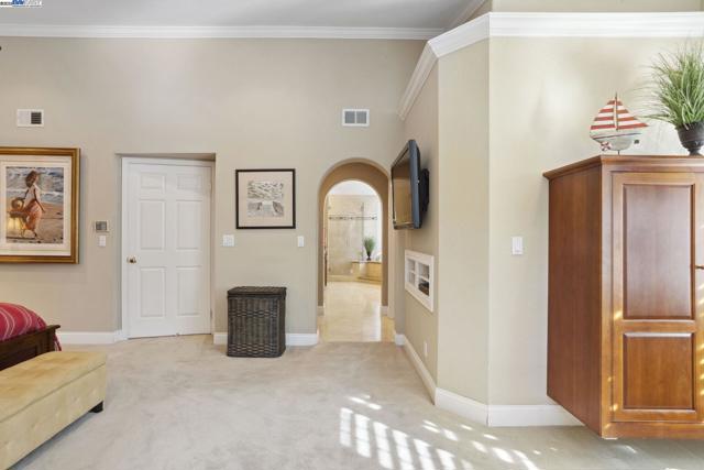 304 AVONDALE LANE, Livermore CA: https://media.crmls.org/mediaz/9454943a-61b3-463d-a346-ffb98a249ff3.jpg