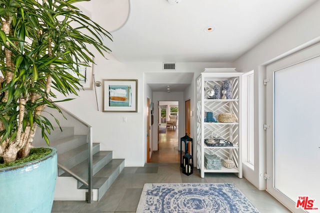 1341 Palisades Beach Road photo 6