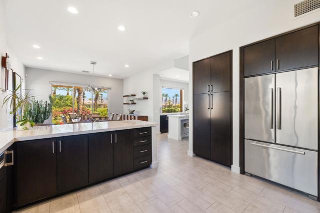 461 White Horse Trail, Palm Desert CA: https://media.crmls.org/mediaz/9454e80e-a387-49d4-ad01-ff5db47aaa03.jpg