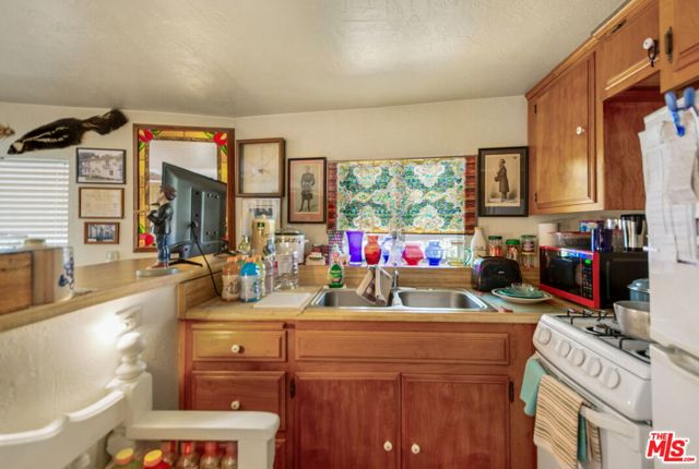 2378 Rim Of The World Drive, Running Springs CA: https://media.crmls.org/mediaz/9456239a-0b89-4942-92cc-a83f0b19189b.jpg