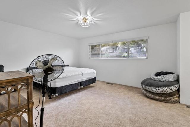 9355 Canyon Oak Road, Salinas CA: https://media.crmls.org/mediaz/9456450d-33df-4a69-9114-a39206c6c443.jpg