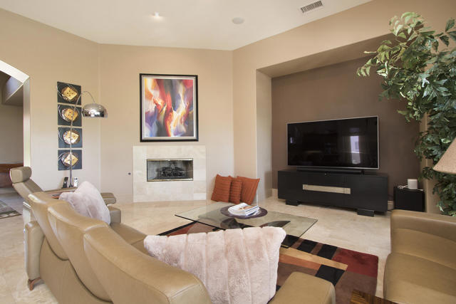 56588 S Palms Drive, La Quinta CA: https://media.crmls.org/mediaz/94567f3d-0edb-4247-9946-196d3aadf27e.jpg