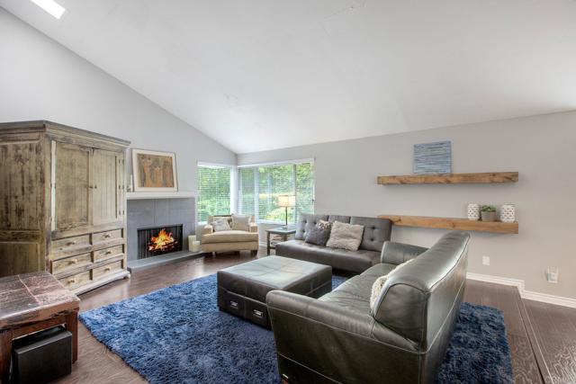 Detail Gallery Image 4 of 45 For 1207 Branding Iron Cir, Vista,  CA 92081 - 4 Beds | 3 Baths