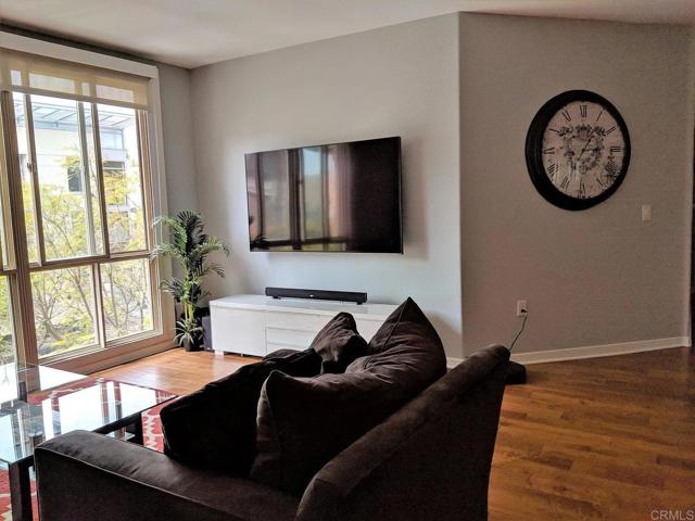 1501 Front Street, San Diego CA: https://media.crmls.org/mediaz/945830a5-2789-4952-938c-b2743fab2b85.jpg