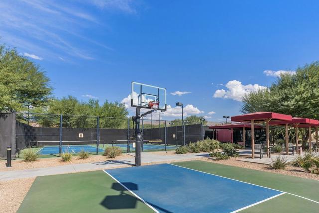 81692 Avenida De Baile, Indio CA: https://media.crmls.org/mediaz/945832a7-1398-499f-b900-8bc3ed6b915a.jpg