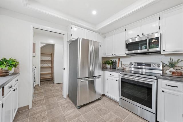 38 Devonshire Avenue, Mountain View CA: https://media.crmls.org/mediaz/945851d5-8357-40af-8dbb-b760d3a2b11d.jpg