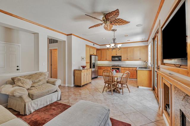 975 Oak Brook Way, Gilroy CA: https://media.crmls.org/mediaz/9458871c-ad53-4cfe-9f4f-31c0f2d5b3a3.jpg