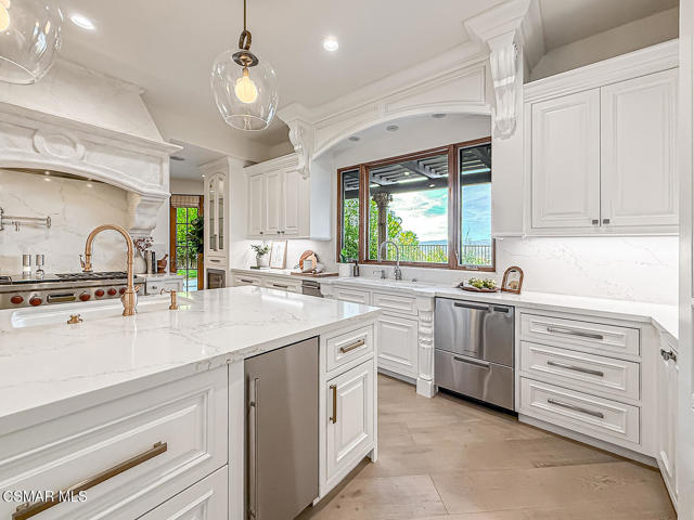 25877 Shady Oak Lane, Valencia CA: https://media.crmls.org/mediaz/9458c22e-15e2-43ef-928d-a89a31b55c15.jpg