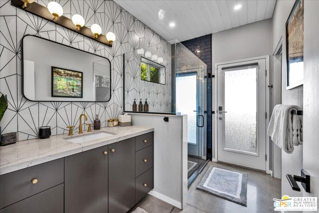 657 N Juanita Drive, Palm Springs, CA 92262