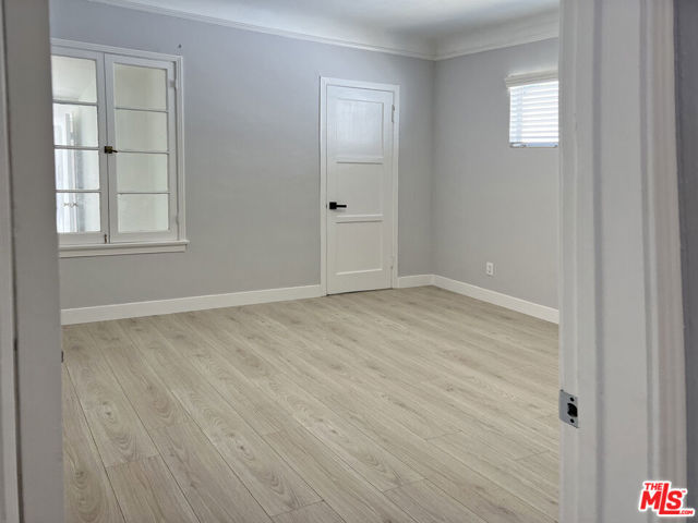 1060 22nd Street, Santa Monica CA: https://media.crmls.org/mediaz/94599888-d608-4436-8d25-60ddec6e9a24.jpg