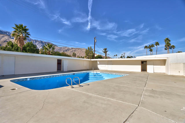 2249 N Palm Canyon Dr-31