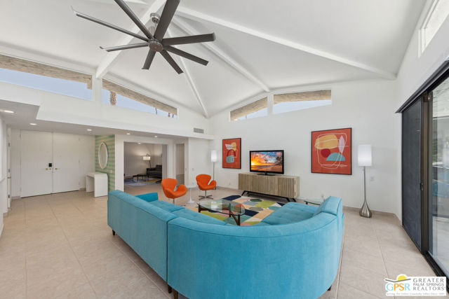 2455 S Madrona Drive, Palm Springs CA: https://media.crmls.org/mediaz/9459e0ef-e0b1-4ab6-8dee-5e2c2cadccff.jpg