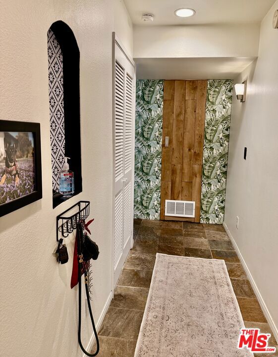 1940 N Highland Avenue, Los Angeles CA: https://media.crmls.org/mediaz/945a3784-88e8-4627-b9ce-362c924e573a.jpg