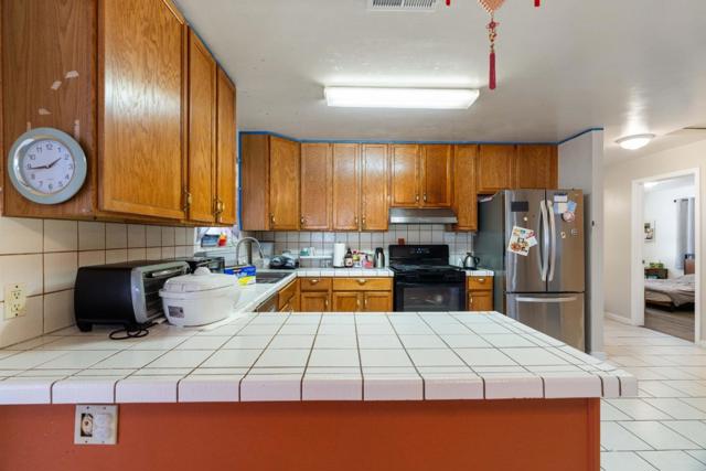 436 Sanford Avenue, Richmond CA: https://media.crmls.org/mediaz/945ab228-0c31-4630-8ab2-e99d97a293ba.jpg