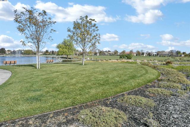 5618 Arcadia Cir, Discovery Bay CA: https://media.crmls.org/mediaz/945b80af-b2e8-49a9-9191-06dca70139ed.jpg