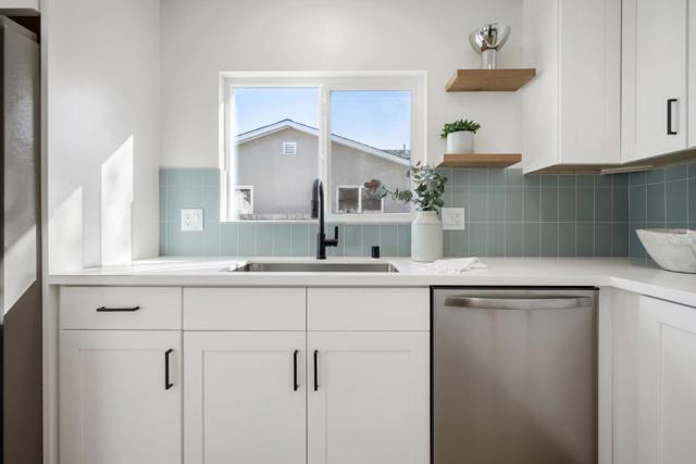 1444 Flores Drive, Pacifica CA: https://media.crmls.org/mediaz/945b87da-3ebb-4aaa-9320-fb2417632966.jpg