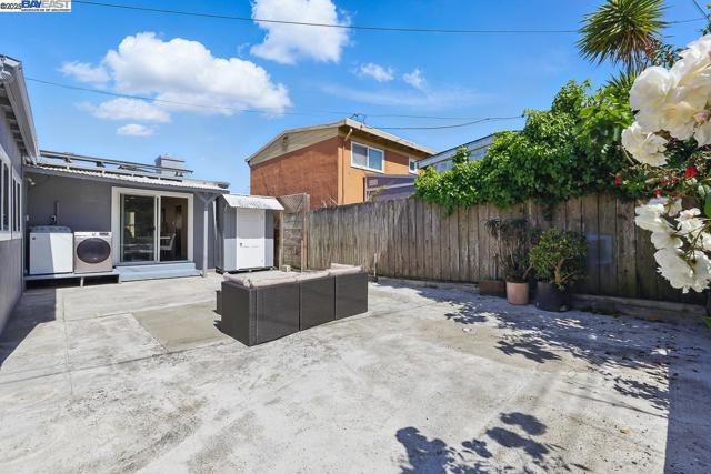 232 Longford Dr, South San Francisco CA: https://media.crmls.org/mediaz/945b97ab-fb3e-4366-8592-65867781575d.jpg