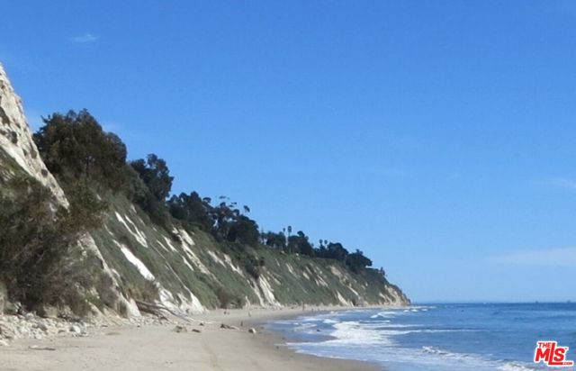 1601 Alisa Estate, Santa Barbara CA: https://media.crmls.org/mediaz/945cbff9-426d-49cf-9260-fdb76885f835.jpg