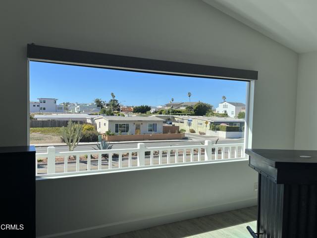 Detail Gallery Image 11 of 41 For 2827 Pierpont Bld, Ventura,  CA 93001 - 4 Beds | 4 Baths