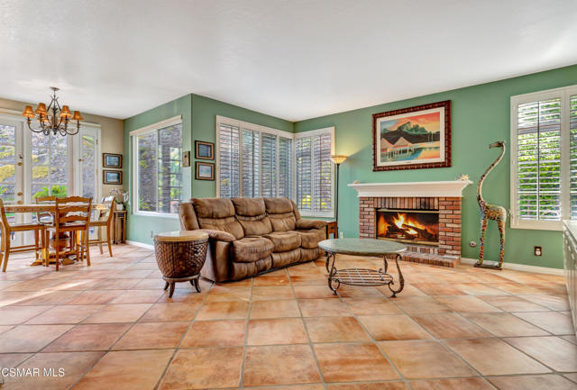 32834 Barrett Drive, Westlake Village CA: https://media.crmls.org/mediaz/945dec65-9cc1-49f7-9711-67d574596521.jpg