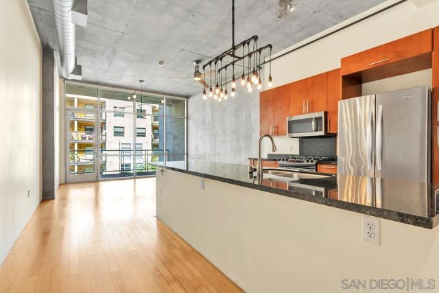 Image 9 of 29 For 1025 Island Ave  407