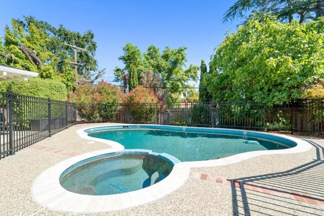 247 Marchmont Drive, Los Gatos CA: https://media.crmls.org/mediaz/945e00f3-9481-4bcc-85e4-3129556a6b8f.jpg