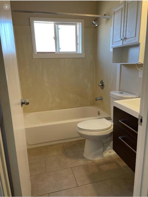 515 Shearwater Street, Hollister CA: https://media.crmls.org/mediaz/945e04ea-2a2f-4e73-b985-96cd1a5f1297.jpg