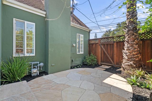 16717 Shannon Road, Los Gatos CA: https://media.crmls.org/mediaz/945e3412-6e71-423a-8383-185f3bb7b220.jpg