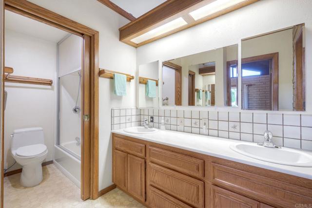 Detail Gallery Image 39 of 75 For 2335 Mirador, Vista,  CA 92084 - 5 Beds | 2/1 Baths