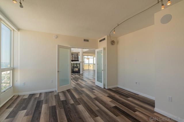 510 1st Ave, San Diego CA: https://media.crmls.org/mediaz/945f685d-671a-4322-a24f-85a9b7d839bb.jpg