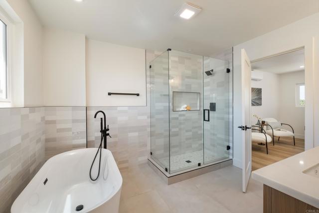 Detail Gallery Image 35 of 41 For 2434 Moonstone Dr, San Diego,  CA 92123 - 4 Beds | 3 Baths