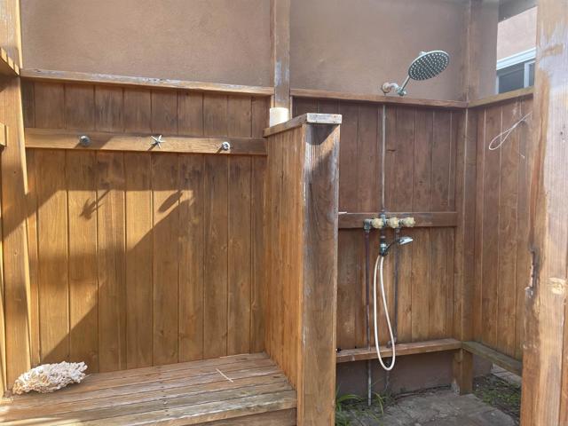Detail Gallery Image 9 of 13 For 637 N Rios, Solana Beach,  CA 92075 - 4 Beds | 1/1 Baths