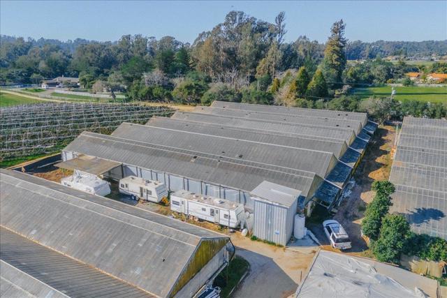 371 Calabasas Road, Watsonville CA: https://media.crmls.org/mediaz/94608f14-eb35-4447-a80b-f15c6b35fb8d.jpg