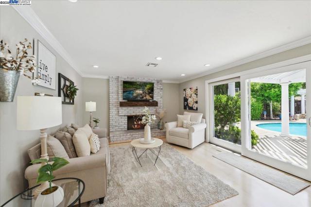 5204 Hummingbird Rd, Pleasanton CA: https://media.crmls.org/mediaz/94610cfb-4037-4adc-ae4a-f28e49b448fc.jpg