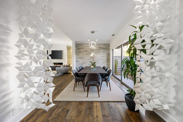 1047 Hunter Drive, Palm Springs CA: https://media.crmls.org/mediaz/94611b69-51fa-44df-a04f-40353c027c22.jpg