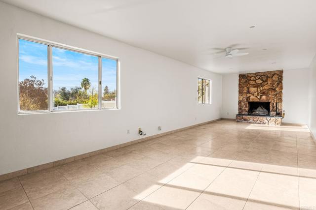 3925 Rogers Rd, Spring Valley CA: https://media.crmls.org/mediaz/94616bf8-d581-4a9a-82e3-d530ff606989.jpg