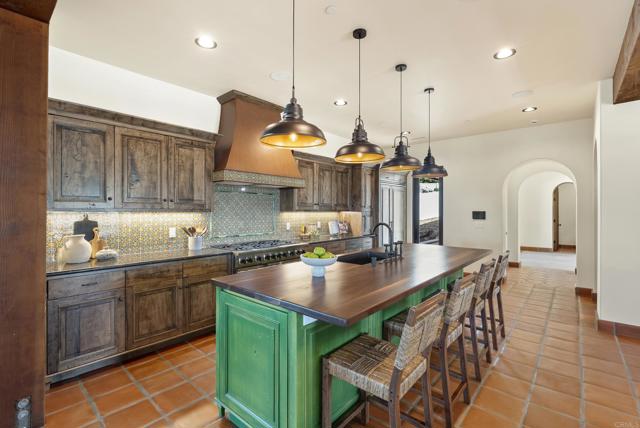 Detail Gallery Image 13 of 75 For 2525 Date Palm Ct, Vista,  CA 92084 - 3 Beds | 3/1 Baths