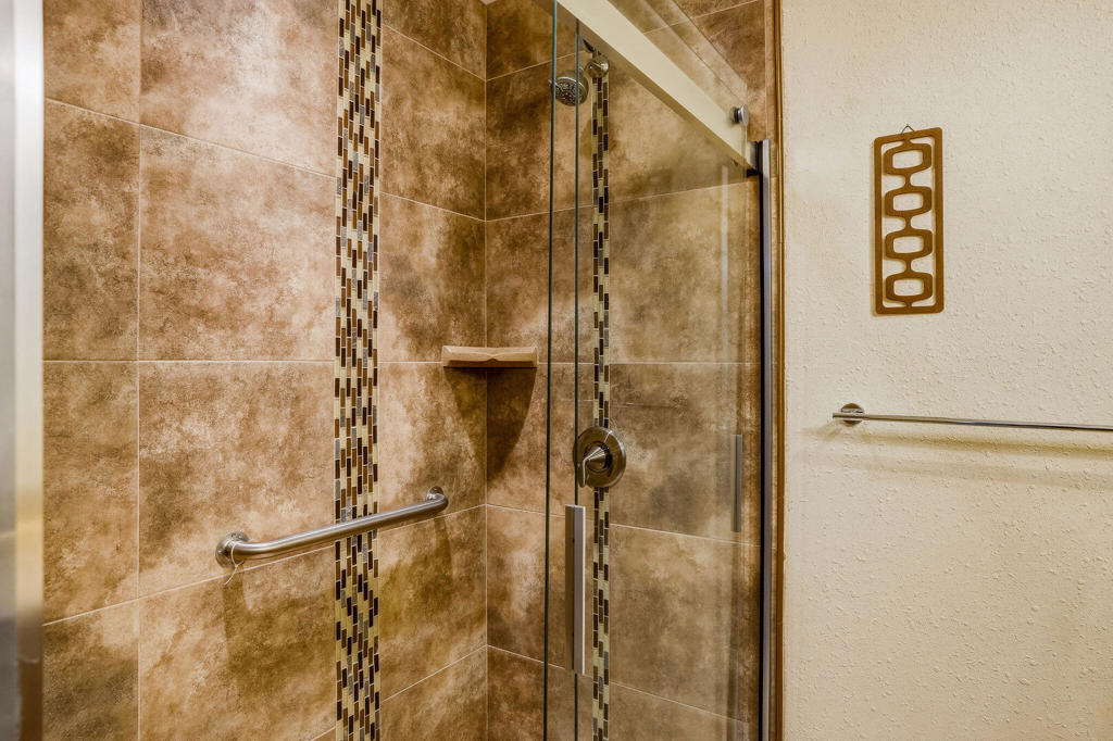 https://media.crmls.org/mediaz/9462f98a-c8b2-458b-bd67-f42dcf2d9dc8.jpg?preset=X-Large