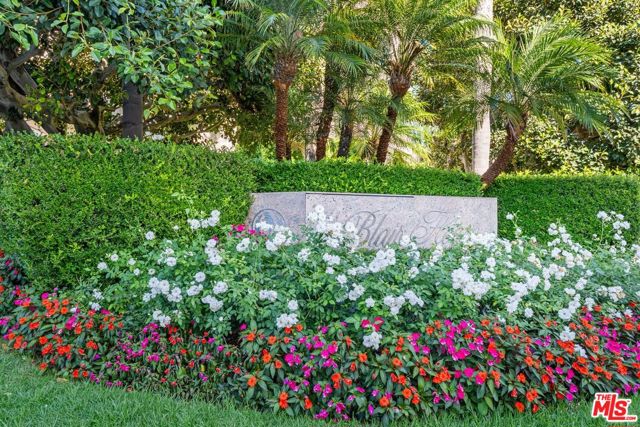 10490 Wilshire Boulevard, Los Angeles CA: https://media.crmls.org/mediaz/946348b8-7326-498c-b519-729c30b53e9d.jpg