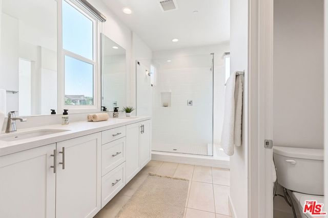 111 Benchmark, Irvine CA: https://media.crmls.org/mediaz/94637a33-fd77-400b-8c06-e55af57519b6.jpg