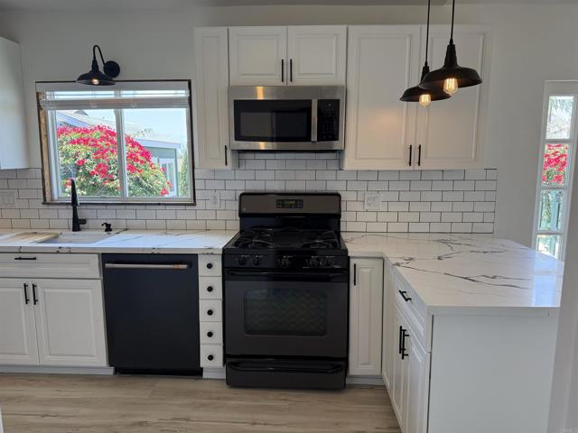 4007 Manzanita Drive, San Diego CA: https://media.crmls.org/mediaz/9463c081-bb2f-4da7-9abd-54f8943818ce.jpg