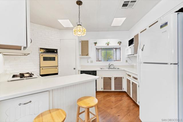 525 W El Norte Pkwy, Escondido CA: https://media.crmls.org/mediaz/94645eb2-f434-496b-8442-c7ce434f117d.jpg