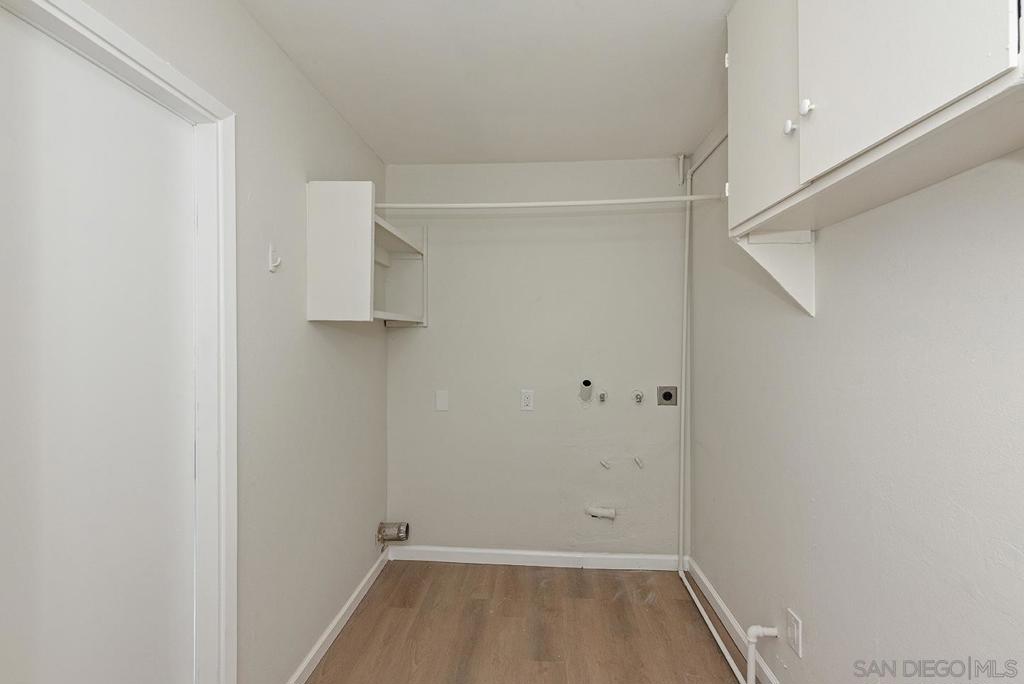 MLS #250043037SD image #36