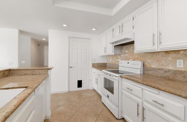 Detail Gallery Image 7 of 32 For 4609 Zamora Way, Oceanside,  CA 92056 - 2 Beds | 2/1 Baths