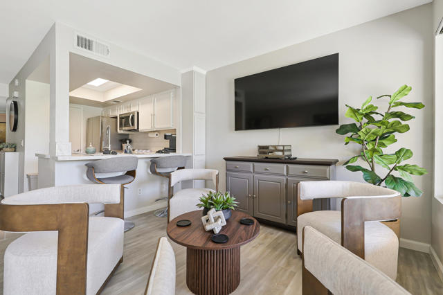 Image 23 of 33 For 78347 Terra Cotta Court