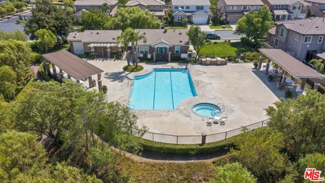 19723 Ellis Henry Court, Santa Clarita CA: https://media.crmls.org/mediaz/94676b0c-4b34-4fb9-aa7d-b7cc632ee79c.jpg
