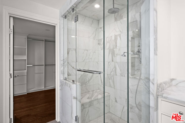 1539 Viewsite Drive, Los Angeles CA: https://media.crmls.org/mediaz/9467cd74-22c7-4973-be04-02309772007a.jpg