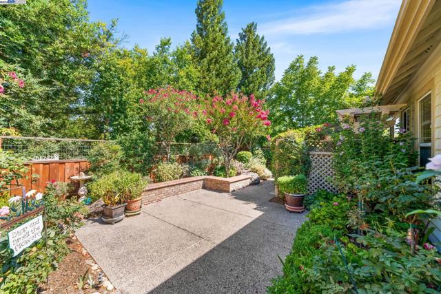 444 Cabonia Ct, Pleasanton CA: https://media.crmls.org/mediaz/946838ad-fa26-4815-a874-29b1983ea39e.jpg