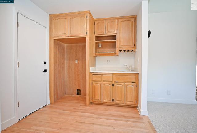 Image 24 of 48 For 342 Fenway Dr